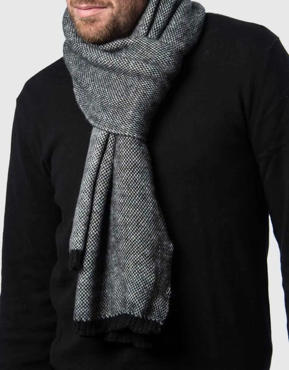 Aristocractic Fashionable Winter Scarf