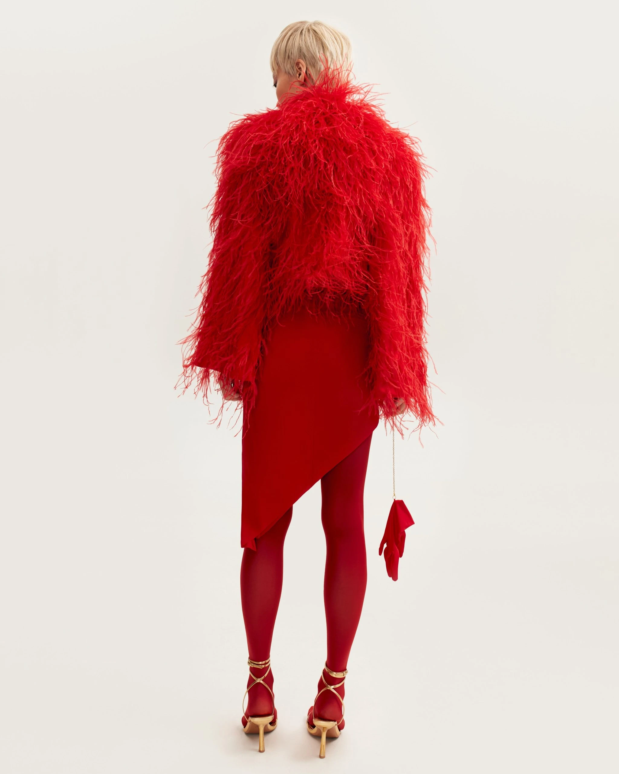 		Bizarre red feather-trimmed coat, Xo Xo	