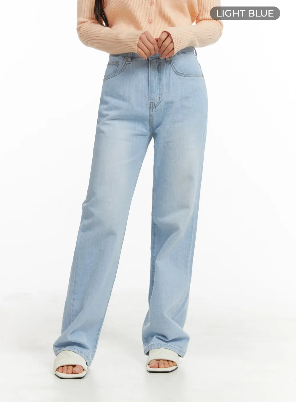 Light Washed Straight Leg Jeans OM427