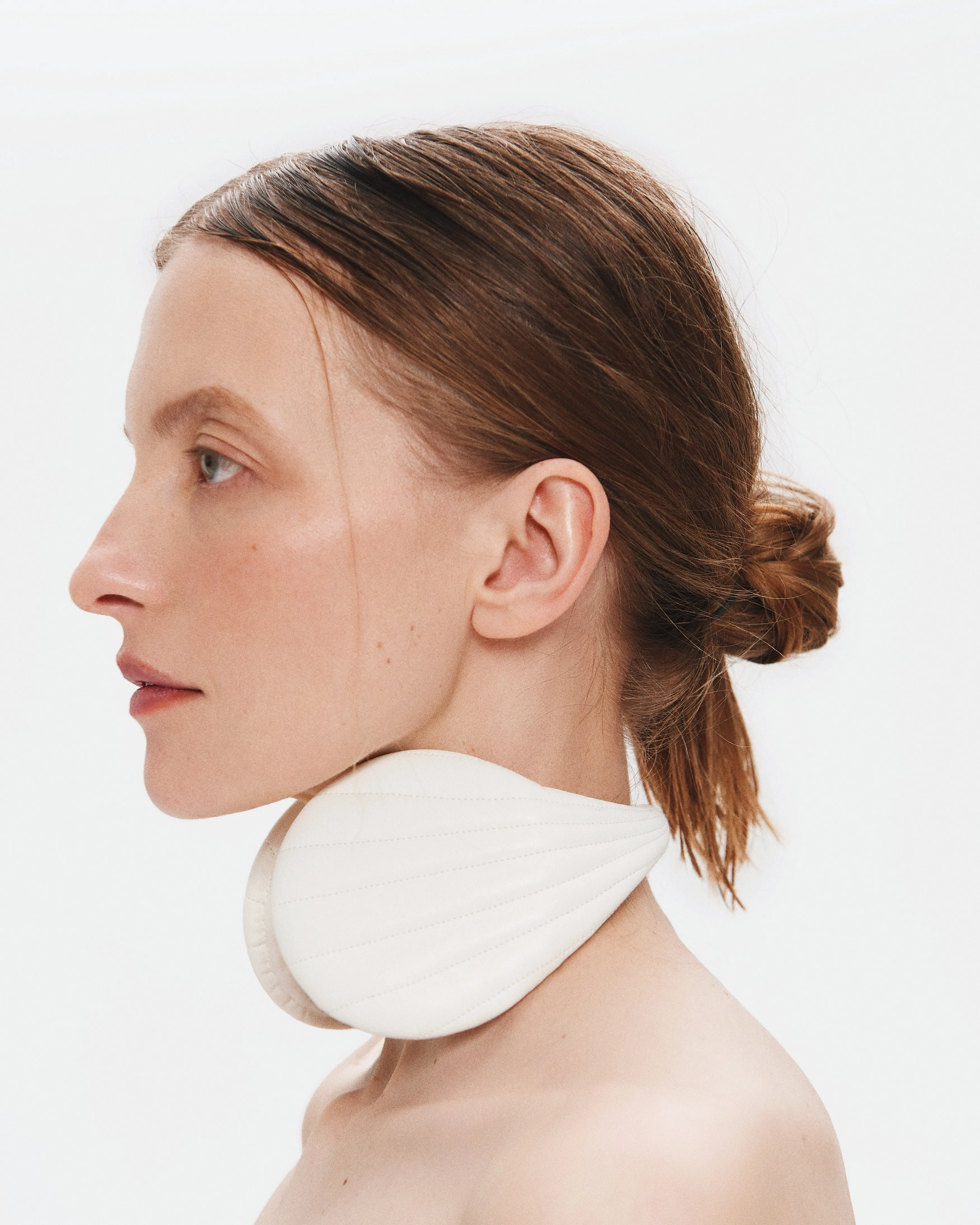 SEASHELL IVORY EARMUFFS